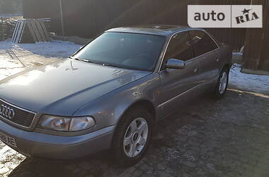 Седан Audi A8 1998 в Чорткове