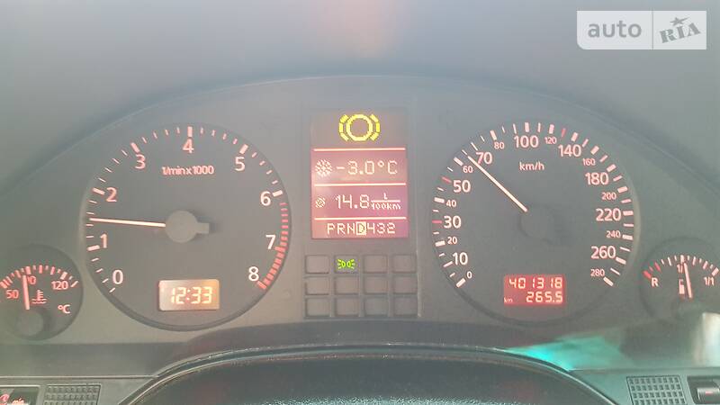 Седан Audi A8 1998 в Чорткові