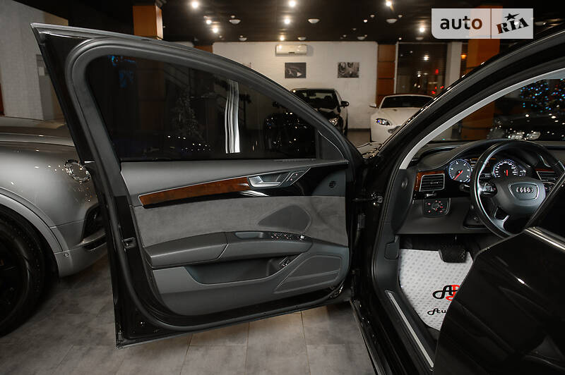 Седан Audi A8 2017 в Одессе