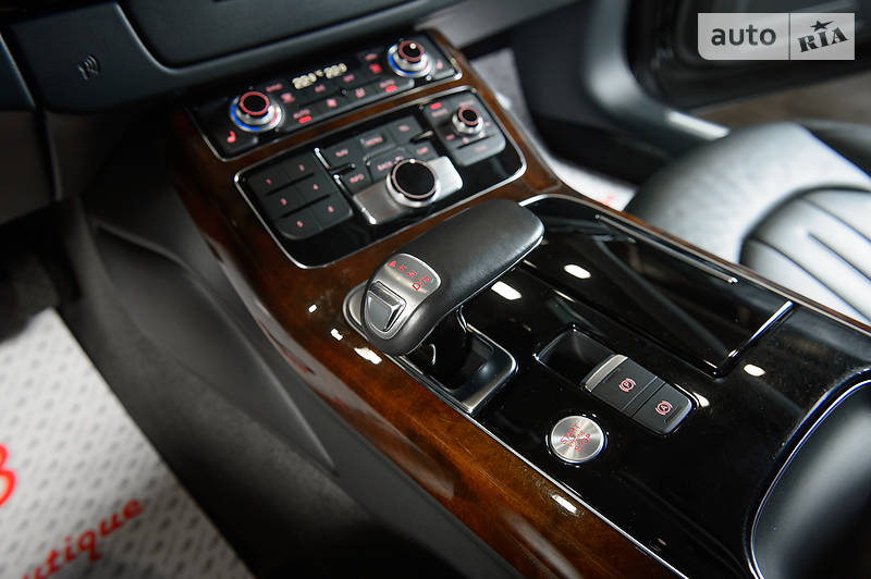Седан Audi A8 2017 в Одессе