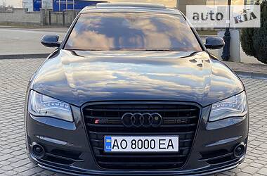 Седан Audi A8 2010 в Иршаве