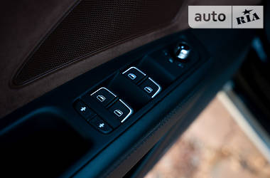 Седан Audi A8 2016 в 