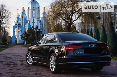 Седан Audi A8 2016 в 