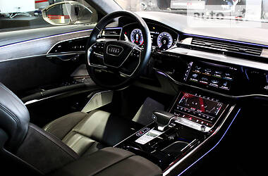 Седан Audi A8 2017 в 