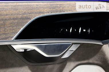 Седан Audi A8 2017 в 