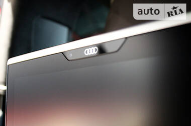 Седан Audi A8 2017 в 