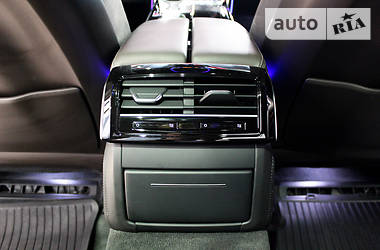 Седан Audi A8 2017 в 