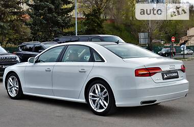 Седан Audi A8 2017 в 