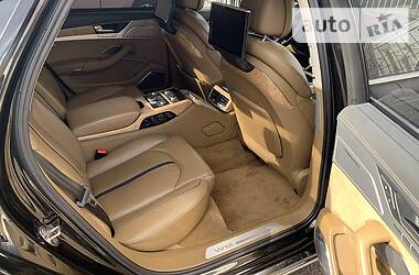 Седан Audi A8 2012 в 