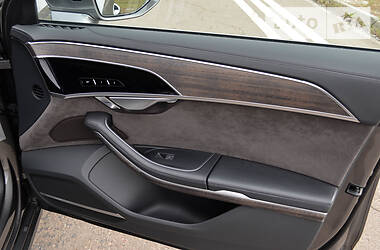 Седан Audi A8 2017 в 