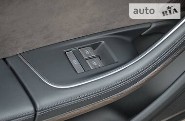 Седан Audi A8 2017 в 