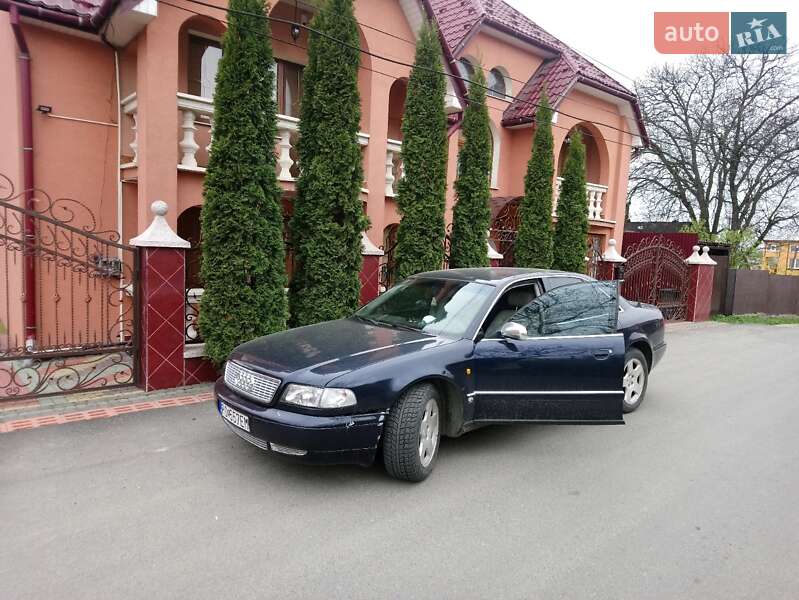Седан Audi A8 1997 в Тячеві