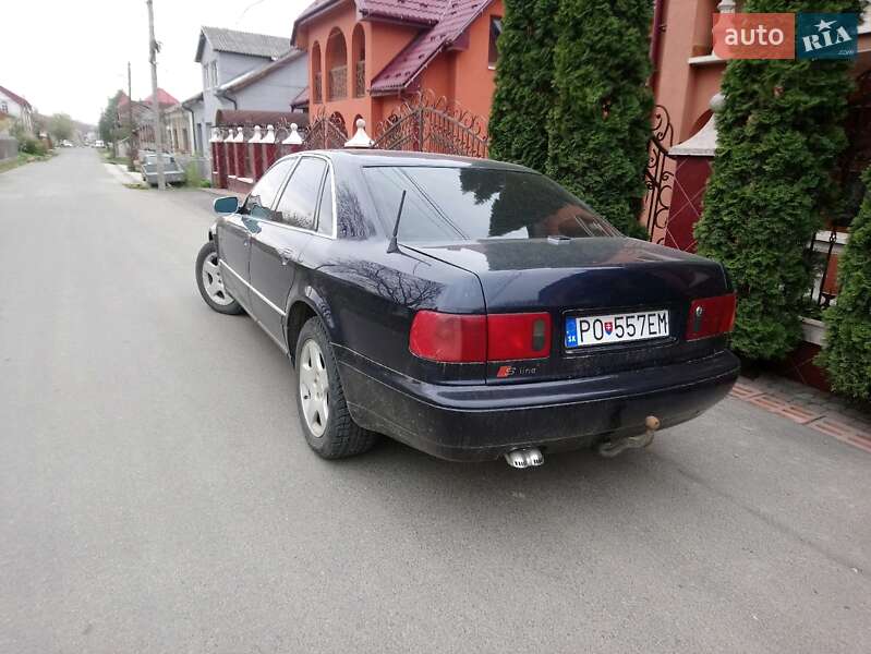 Седан Audi A8 1997 в Тячеві