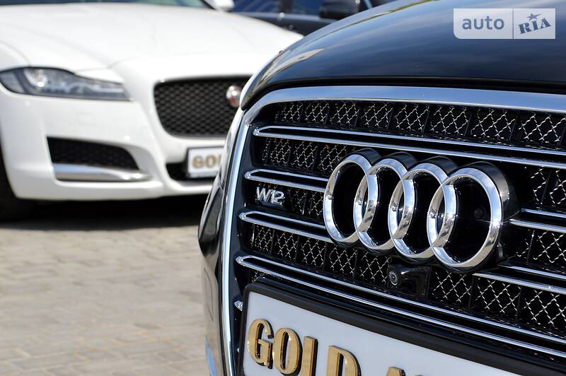 Седан Audi A8 2012 в Одесі