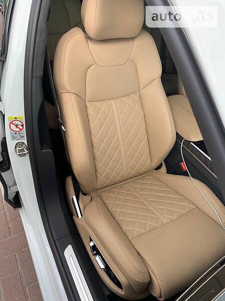 Седан Audi A8 2018 в Хмельницькому