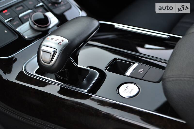 Седан Audi A8 2016 в Харькове