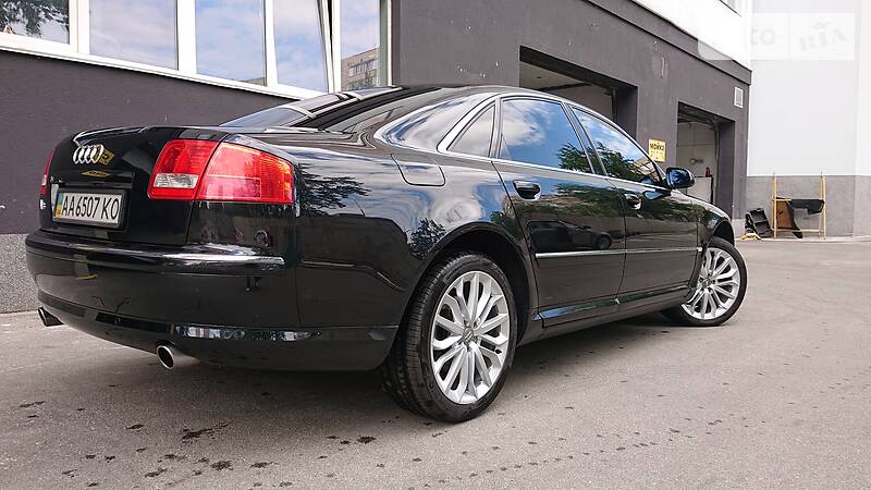 Седан Audi A8 2006 в Киеве