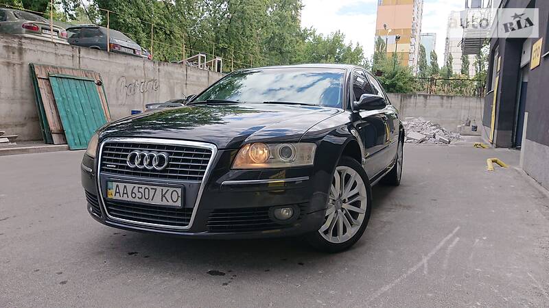 Седан Audi A8 2006 в Киеве