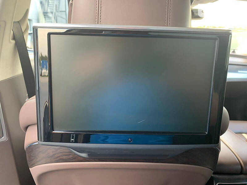 Седан Audi A8 2012 в Харкові