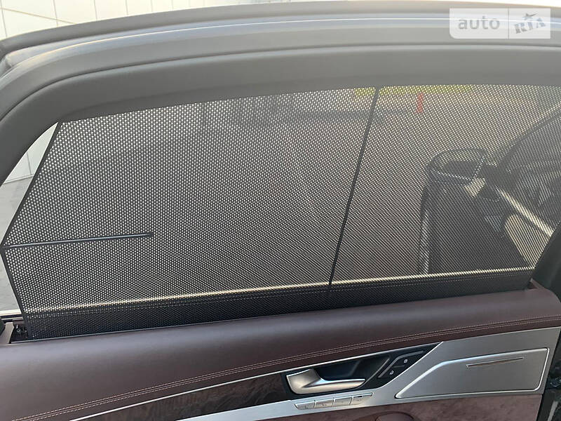 Седан Audi A8 2012 в Харкові