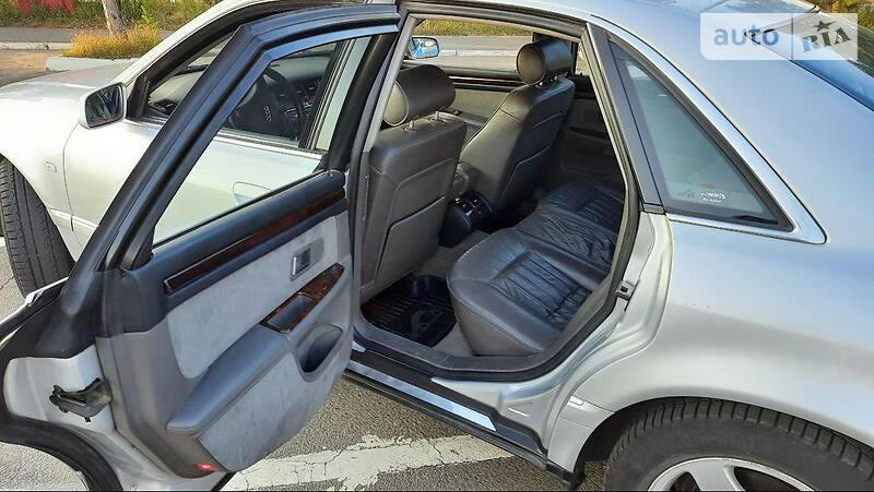 Седан Audi A8 2000 в Белой Церкви