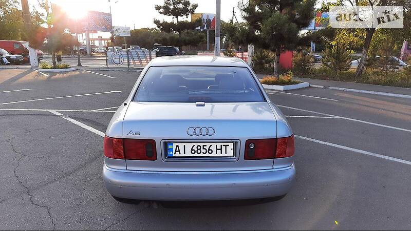 Седан Audi A8 2000 в Белой Церкви