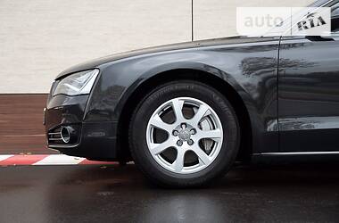 Седан Audi A8 2012 в Киеве