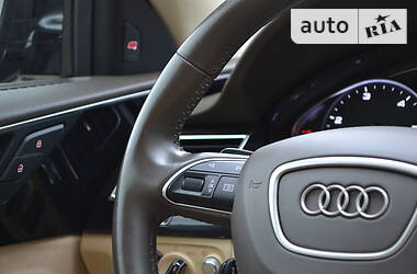 Седан Audi A8 2015 в Ровно