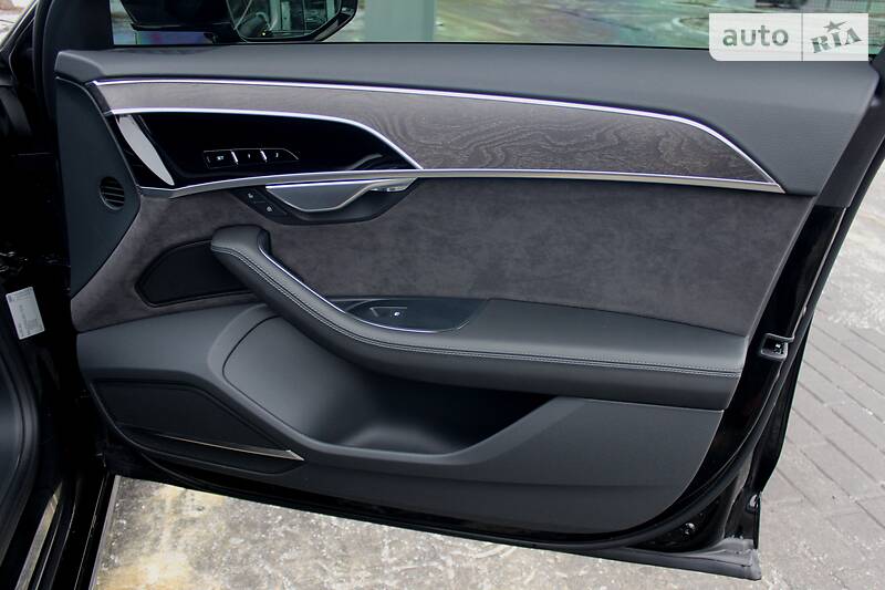 Седан Audi A8 2018 в Харькове