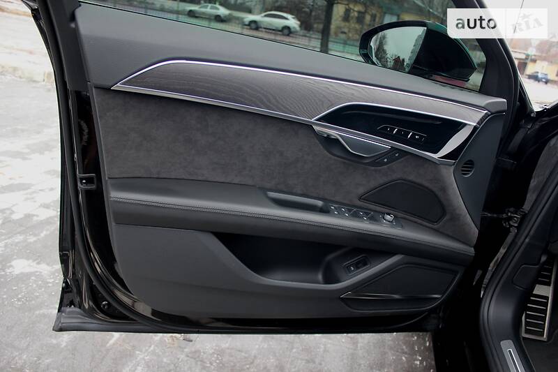 Седан Audi A8 2018 в Харькове