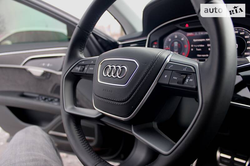 Седан Audi A8 2018 в Харькове