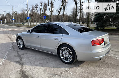 Седан Audi A8 2012 в Львові