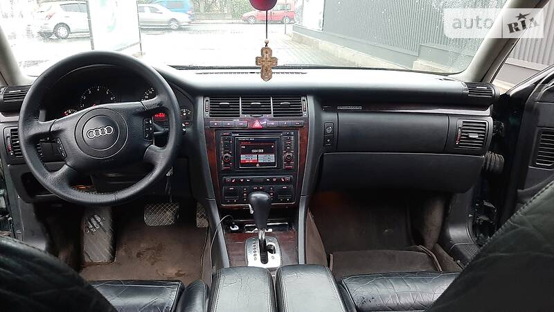 Седан Audi A8 2000 в Черновцах