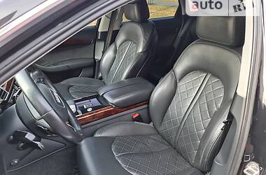 Седан Audi A8 2012 в Луцке