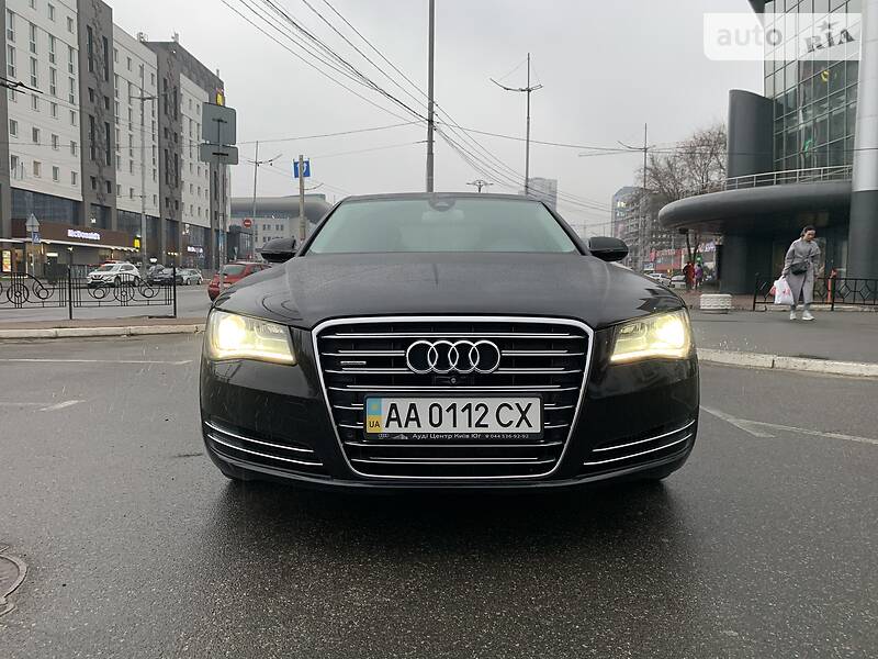 Седан Audi A8 2012 в Киеве
