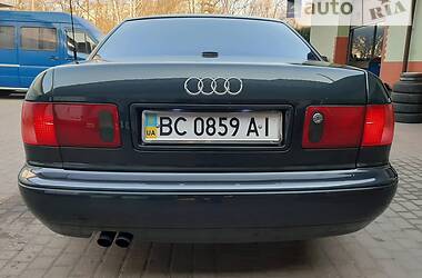 Седан Audi A8 1997 в Червонограде