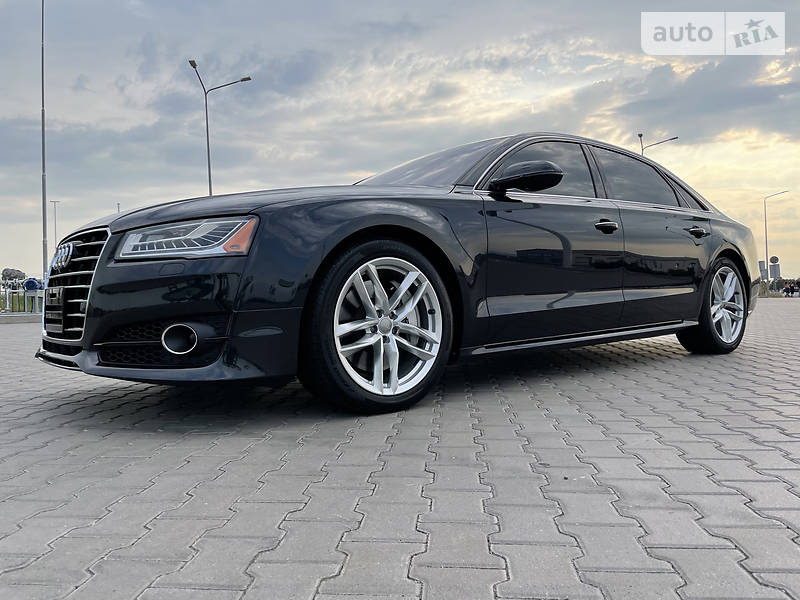 Седан Audi A8 2017 в Ровно