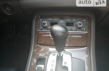 Седан Audi A8 2004 в 