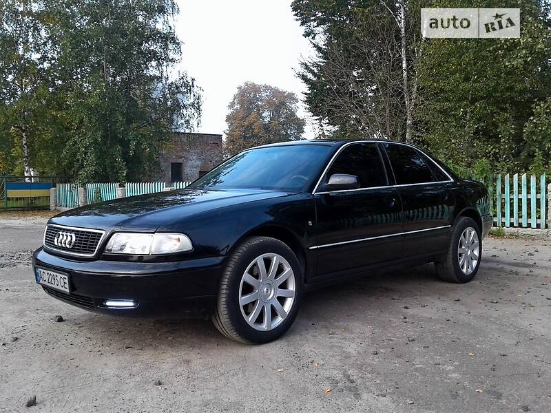Audi A8 d2
