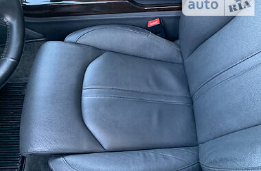 Седан Audi A8 2015 в 