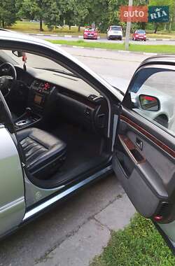Седан Audi A8 1999 в 