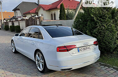 Седан Audi A8 2014 в Ужгороде