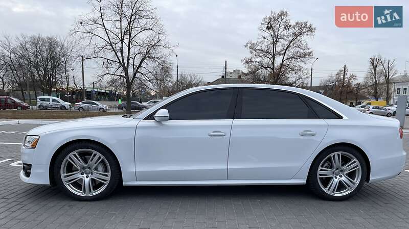 Седан Audi A8 2016 в Києві