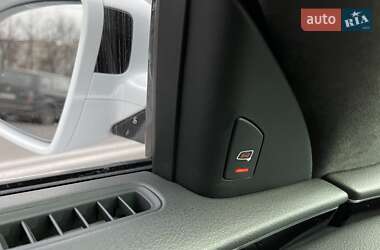 Седан Audi A8 2016 в Киеве