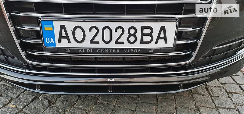 Седан Audi A8 2017 в Тячеве