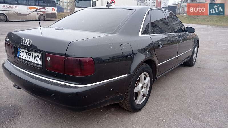 Седан Audi A8 2002 в Шептицькому