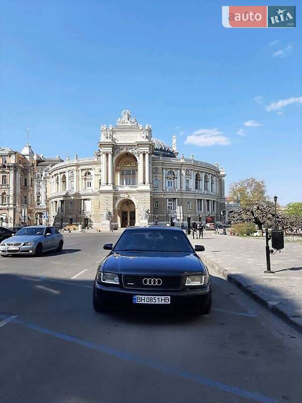 Седан Audi A8 2000 в Одессе