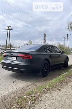 Седан Audi A8 2015 в 