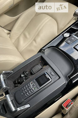 Седан Audi A8 2015 в 