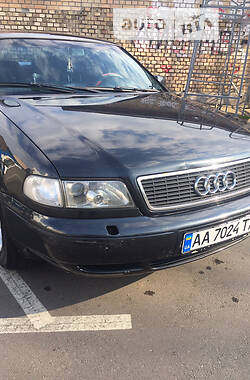 Седан Audi A8 1998 в Киеве